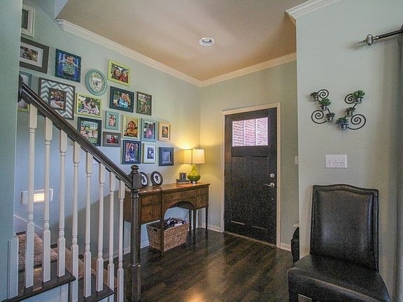 2nd image of 2833 Turfway Dr