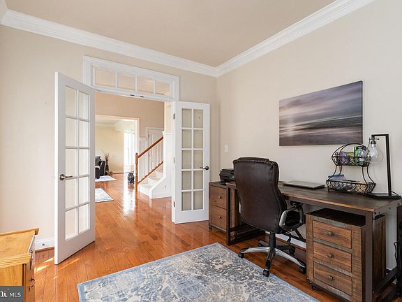 5th image of 2184 Port Potomac Ave