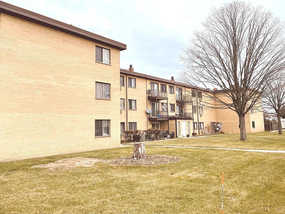 2nd image of 725 W Dempster St APT 307