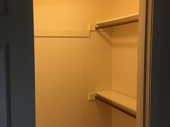 Walk in closet 
