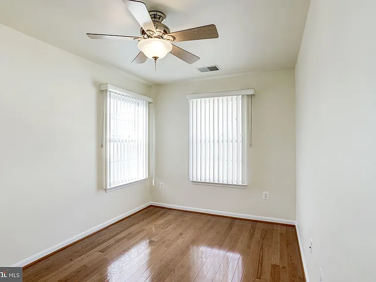 750 Monument Ave — Photo 21