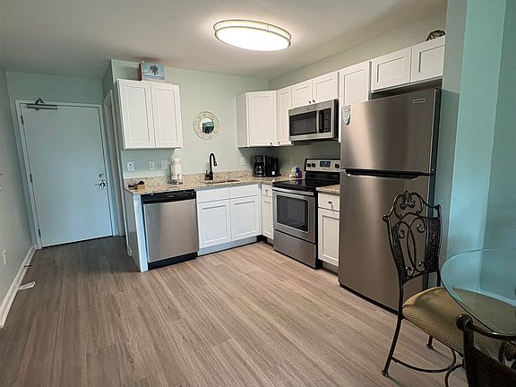 5th image of 400 Plantation Rd #4110