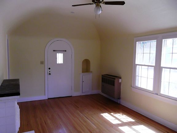 3rd image of 2507 Griffith Park Blvd