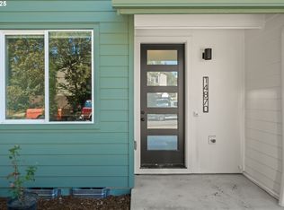 14870 NE Couch St #12, Portland, OR