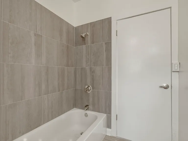 1967 10th Ave #3 — Photo 11