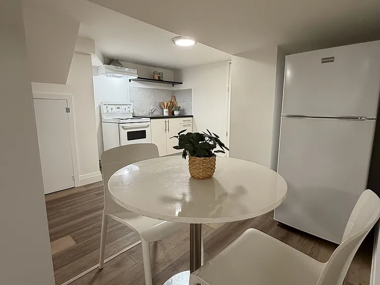71 Vernon St #BASEMENT — Photo 9