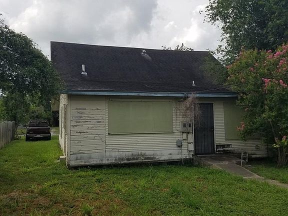 3rd image of 517 E Taylor Ave