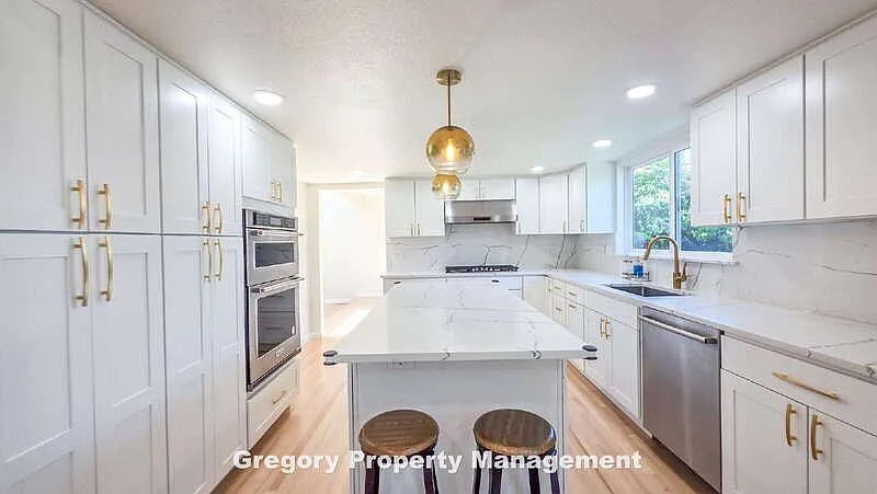 4 bed, 3.0 bath, 2060 sqft, $5,190 — Photo 1