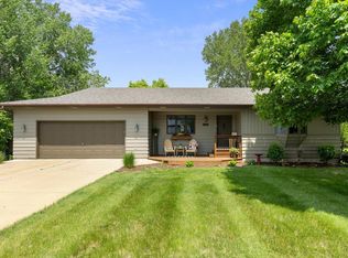 1221 Sandy Ln, Monticello, MN 55362