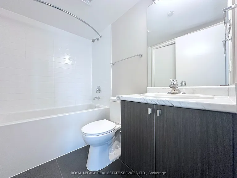 561 Sherbourne St #702 — Photo 12