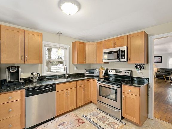 4th image of 145 Plymouth St