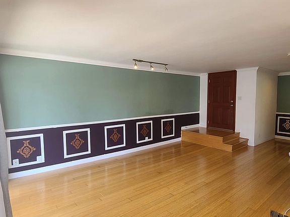 2nd image of 1154 S Barrington Ave APT 116