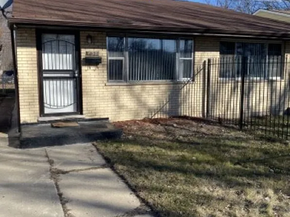 438 E 134th St, Chicago, IL 60827