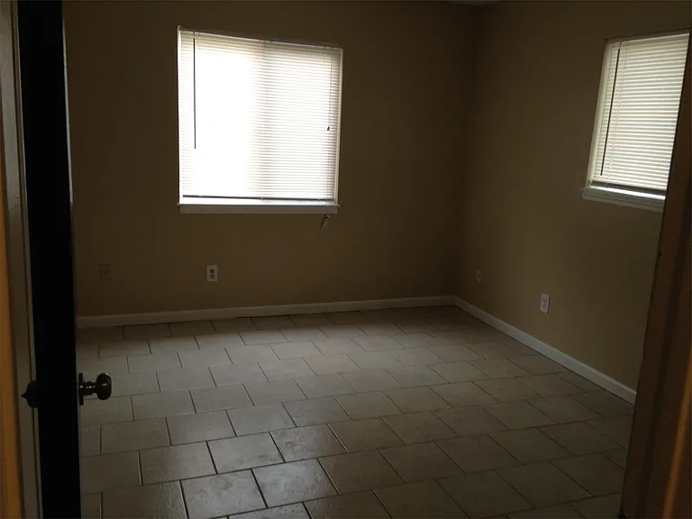 1128 Mazatlan Cir #B — Photo 3