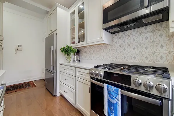 Rented by Compass | media 6