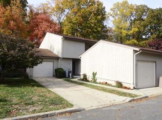32 Andover Ct, Red Bank, NJ 07701