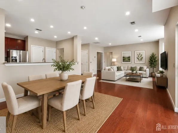 347 Pond Ln, Piscataway, NJ 08854