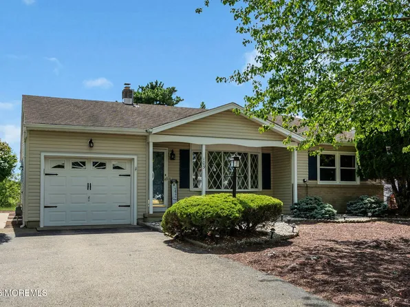 109 Westport Drive, Toms River, NJ 08757