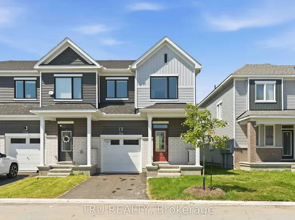 706 Expansion Rd, Ottawa, ON K2J 7G4