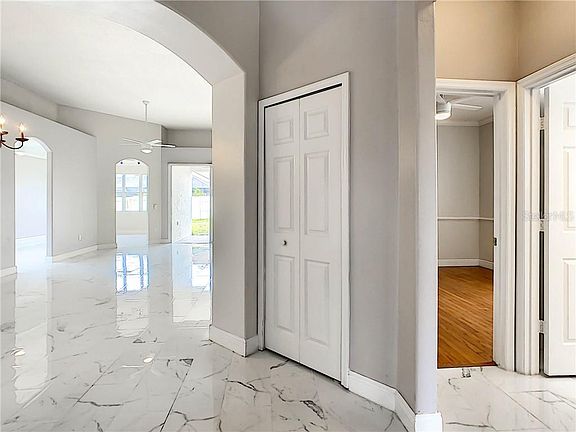5th image of 14946 Lake Azure Dr