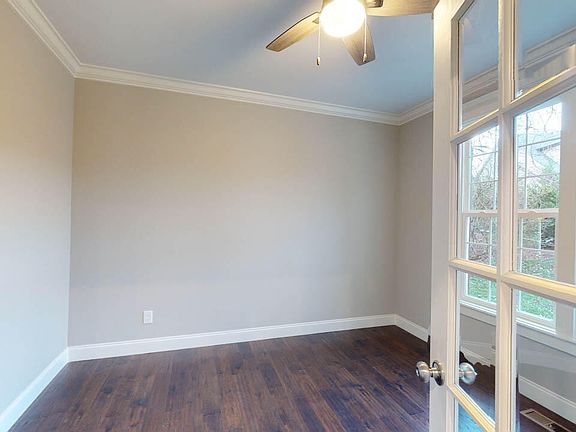 5th image of 1030 Tea Olive Ln