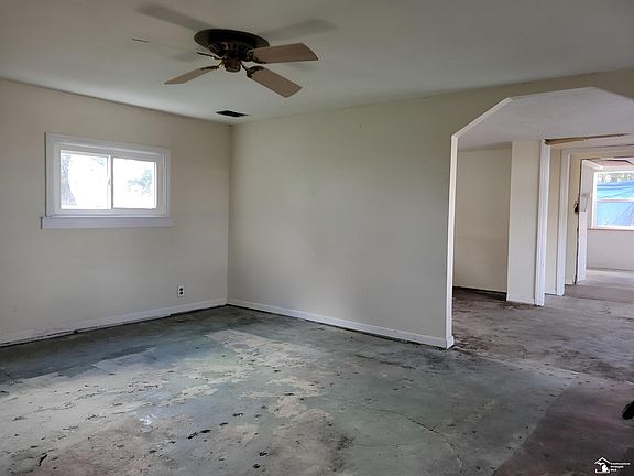 4th image of 1483 Sterns Rd