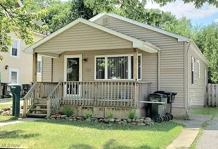 222 Olive St photo 1