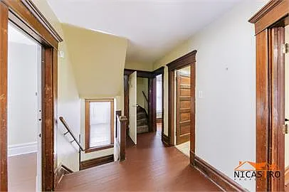 2064 Indianola Ave — Photo 12