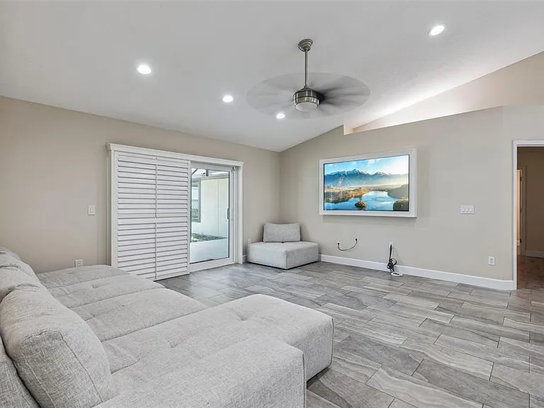 523 Fern St — Photo 13