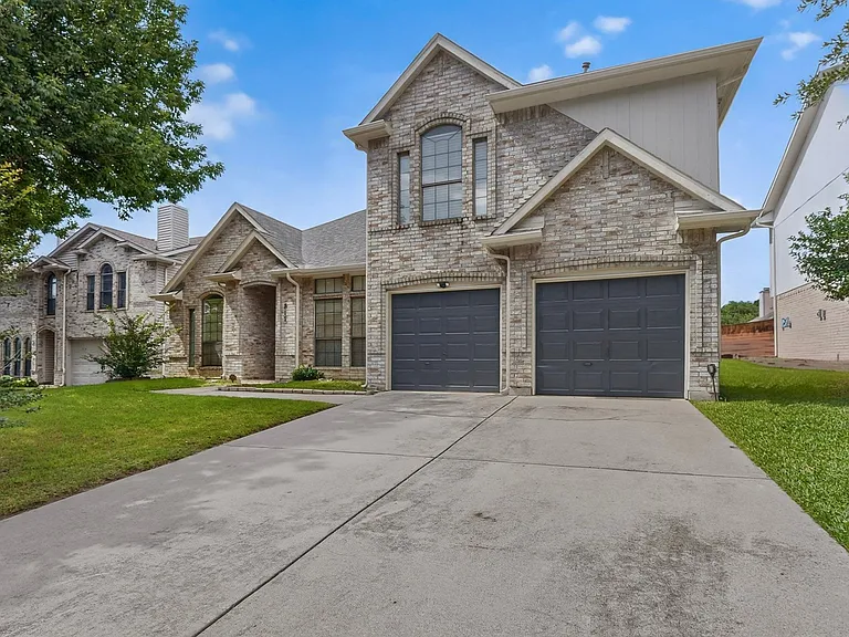 817 Edmonton Dr — Photo 3