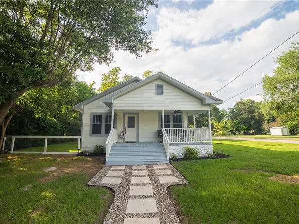 420 N Live Oak St, Tomball, TX 77375