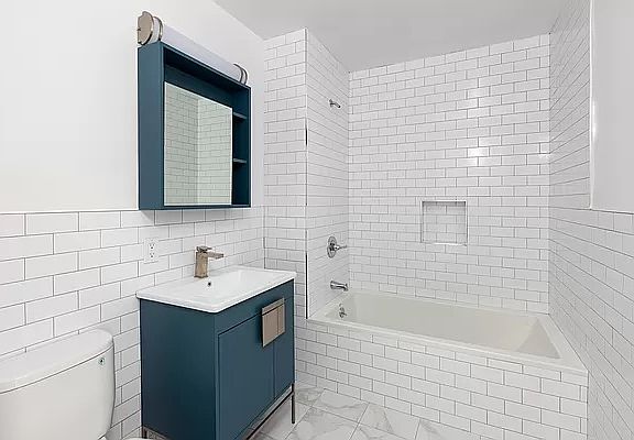 4th image of 1915 Beverley Rd #210