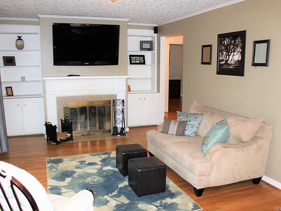 3rd image of 235 Bayway Dr