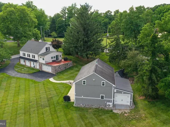 5390 Nursery Rd, Dover, PA 17315
