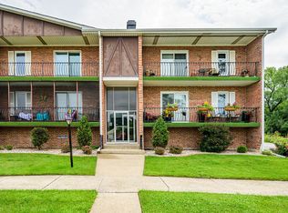 11349 S Roberts Rd APT K, Palos Hills, IL 60465