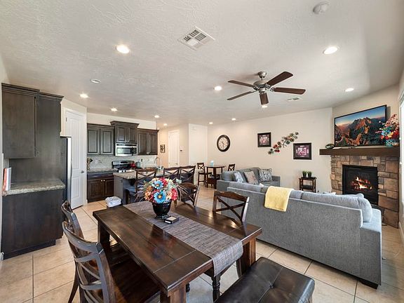 4th image of 4184 E Torrey Pines Dr