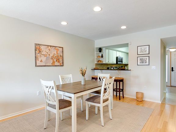 4th image of 3939 Ocean Dr APT 306B