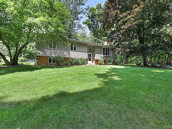 2nd image of 2333 Mountain Road