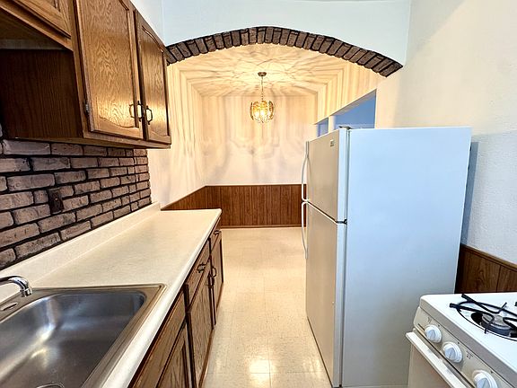 3rd image of 1206 Bellevue Ave #2E