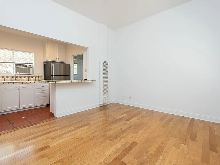 526 N Alta Vista Blvd #9 — Photo 8