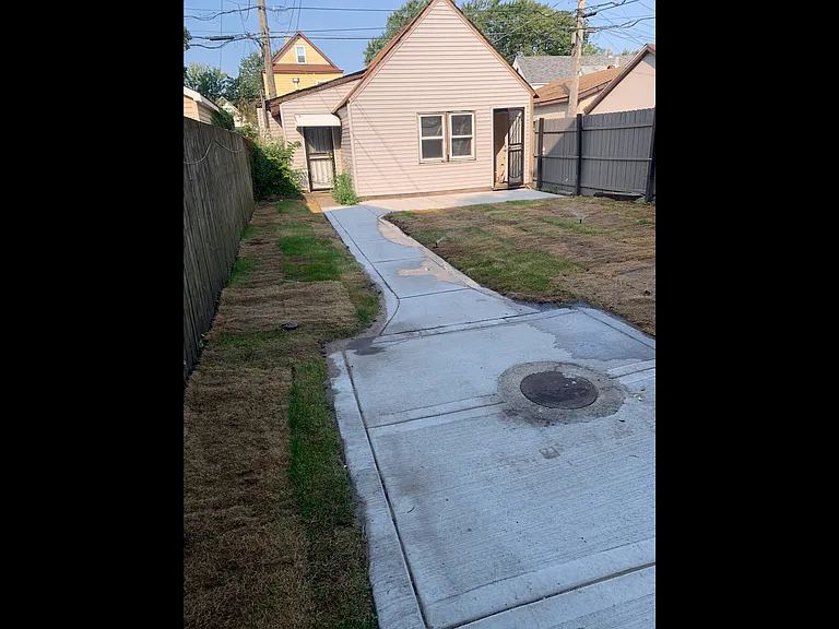 9616 S Exchange Ave #1R — Photo 24