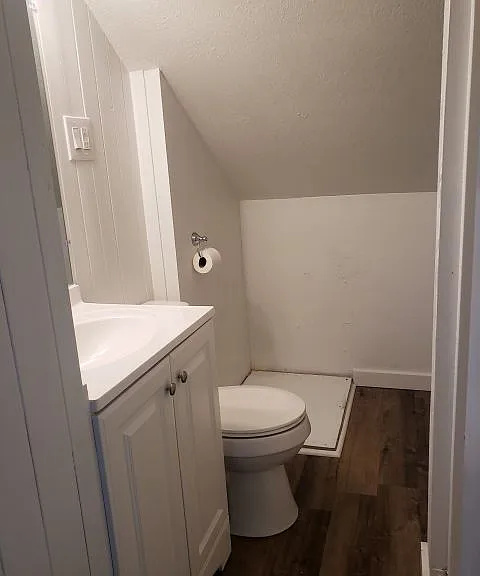 423 1/2 Alderson Ave — Photo 7