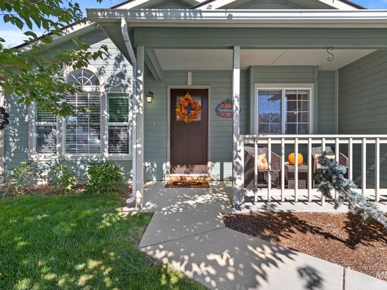 612 E Cougar Dr, Meridian, ID 83646