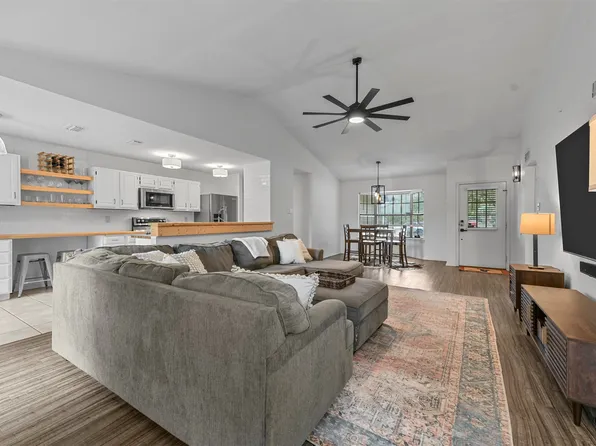 2252 Bowie Dr, Carrollton, TX 75006