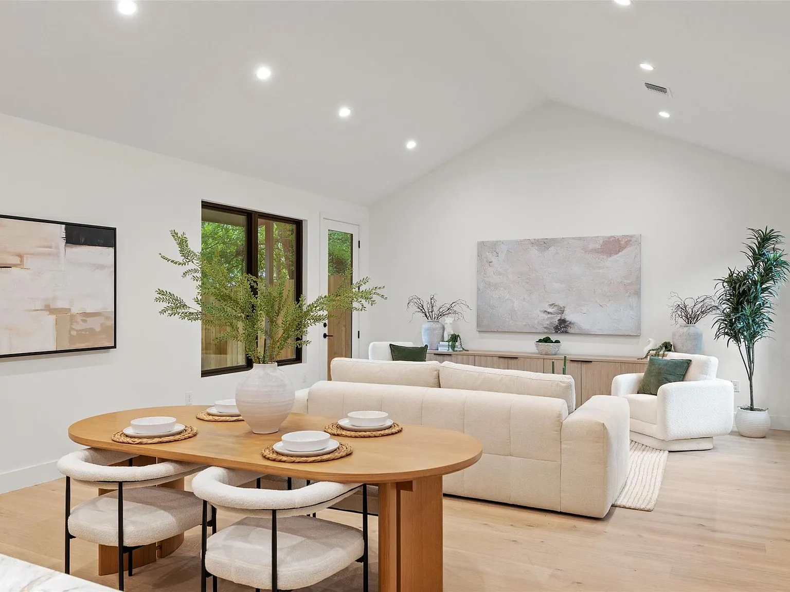 3 bed, 2.5 bath, 1727 sqft, $6,500 — Photo 4