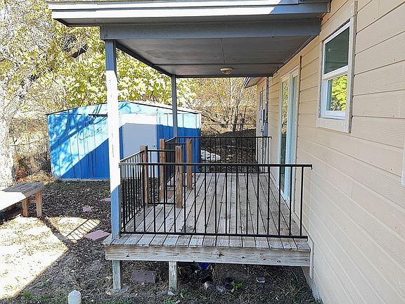 5th image of 618 Hill St