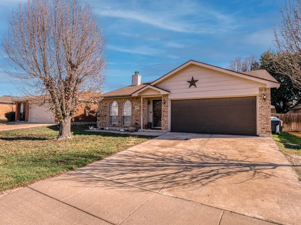 2745 Yoakum St, Fort Worth, TX 76108