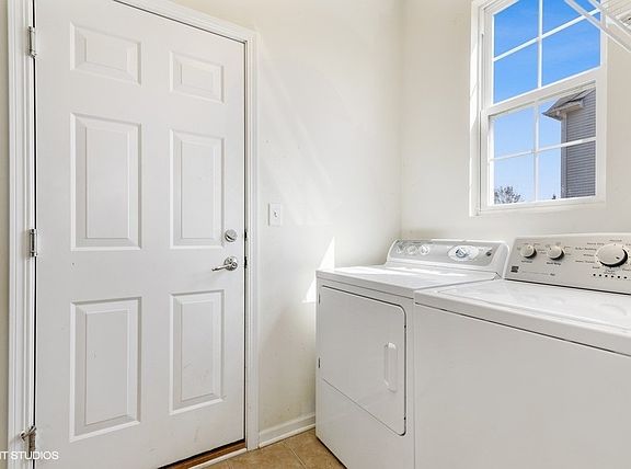 5th image of 2397 Woodside Dr