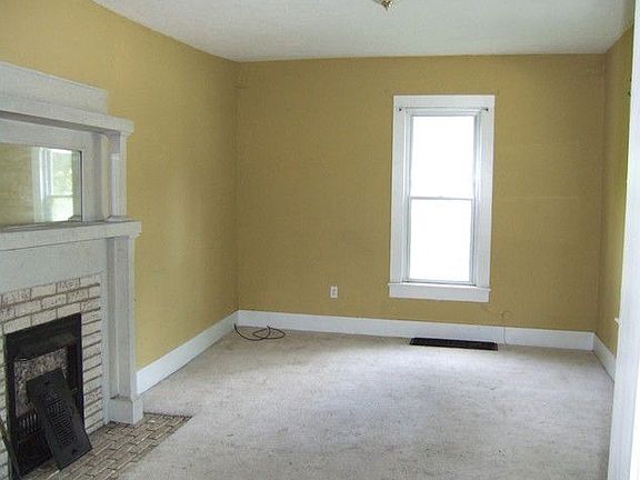 4th image of 125 Medina St