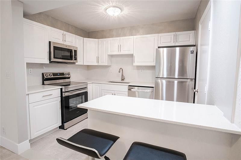1st image of 760 SE 2nd Ave #215D